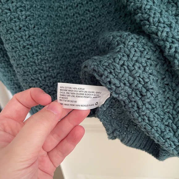 Universal thread sweater - Picture 7 of 8